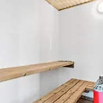 Дом отдыха Lovely In With Sauna